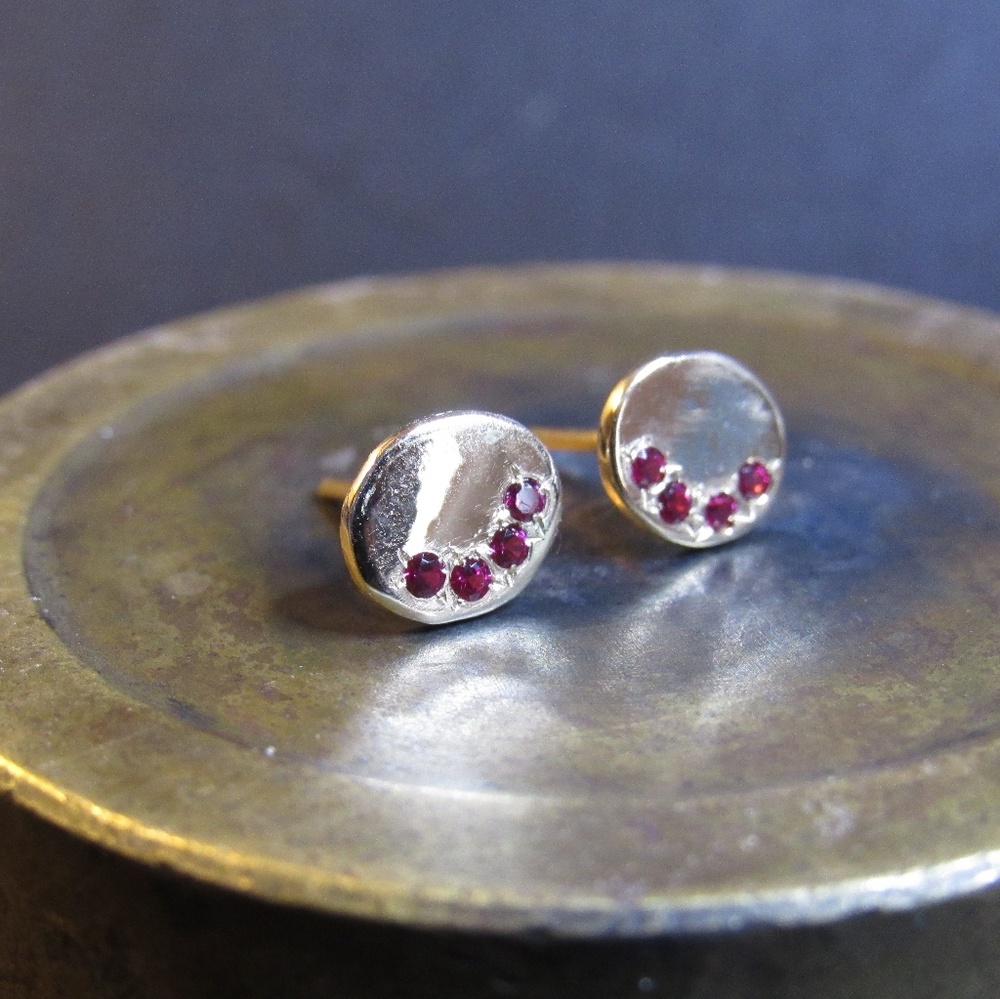 Gold Ruby earrings. - Picture 2 of 6